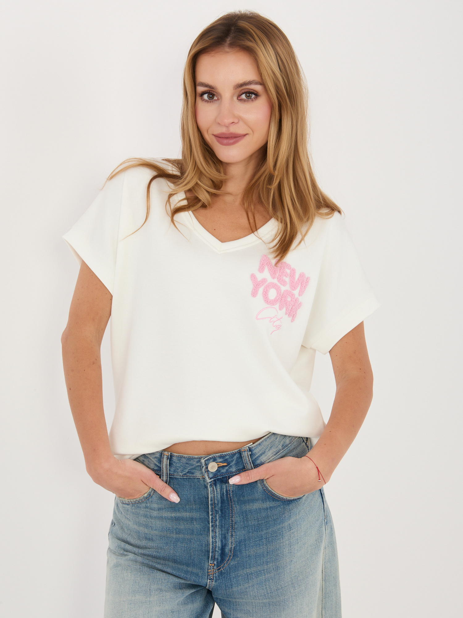 Ecru casualowa bluzka oversize z dekoltem V 