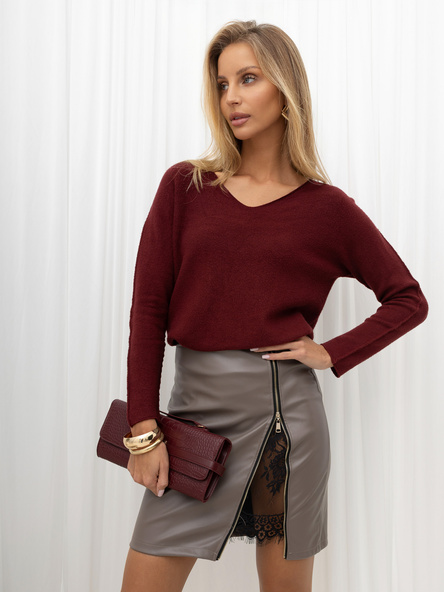 Bordový obojstranný basic sveter.