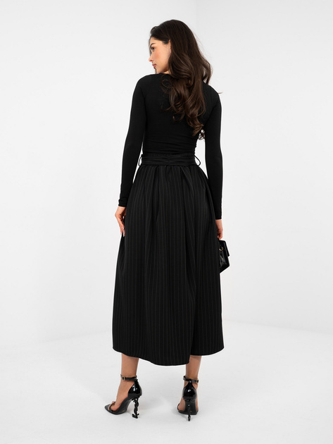 Czarna elegancka spódnica z wszytym paskiem