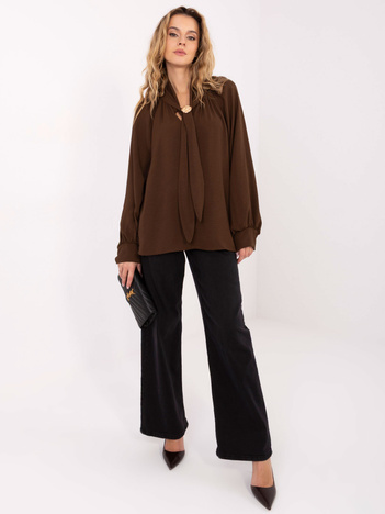 Brązowa elegancka bluzka z broszką