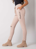 Beige Jogginghosen mit Aufschriften Haylee.