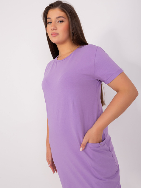 Hurtownia Jasnofioletowa sukienka plus size basic z krótkim rękawem