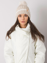 Beżowa czapka z pomponem