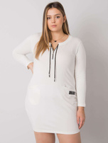 Ecru sukienka plus size z kieszeniami Alessia