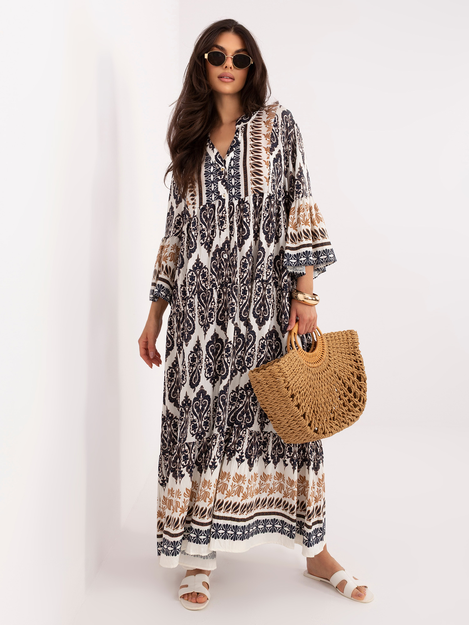 Granatowa długa sukienka na lato