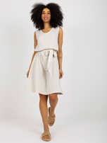 Hurtownia Jasnobeżowa letnia sukienka z lnem RUE PARIS