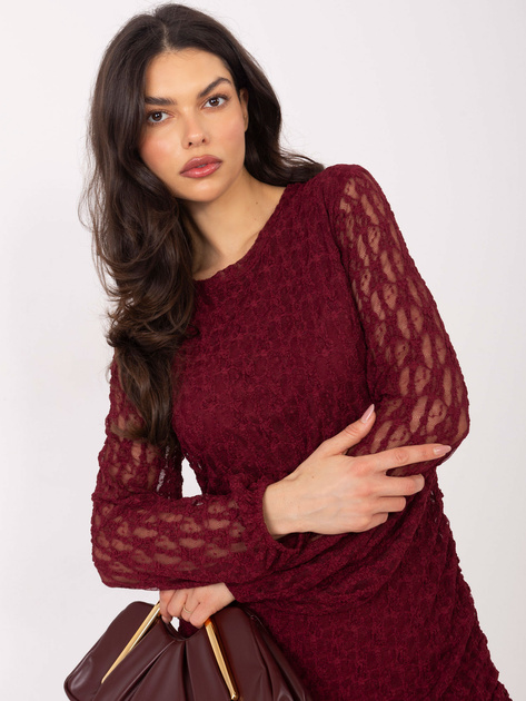 Burgundowa drapowana sukienka z koronki