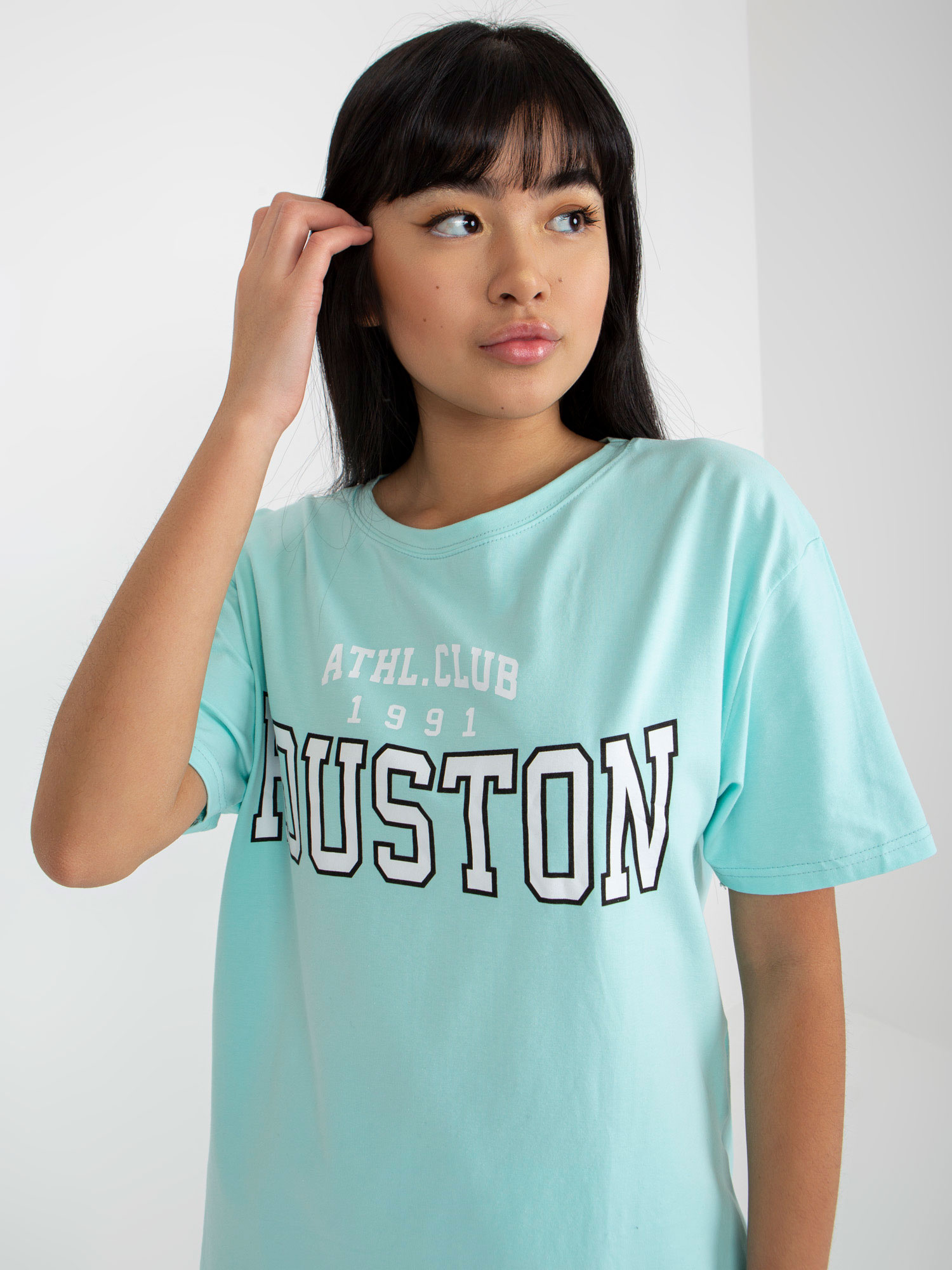Miętowy luźny t-shirt z nadrukiem
