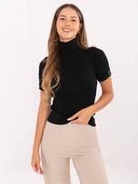 Schwarzer, taillierter Pullover mit Streifen.