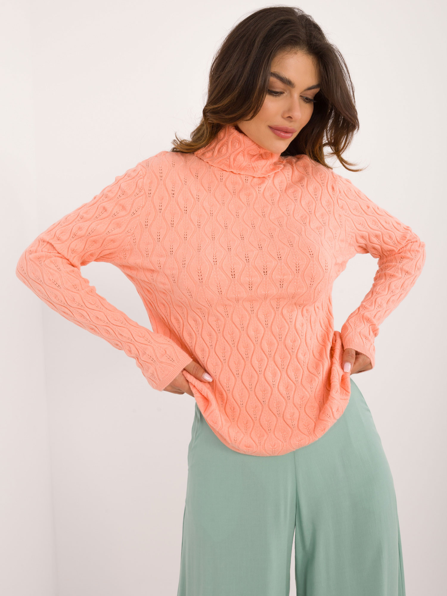 Sweter brzoskwiniowy