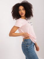 Hurt Jasnoróżowy t-shirt z napisem BASIC FEEL GOOD