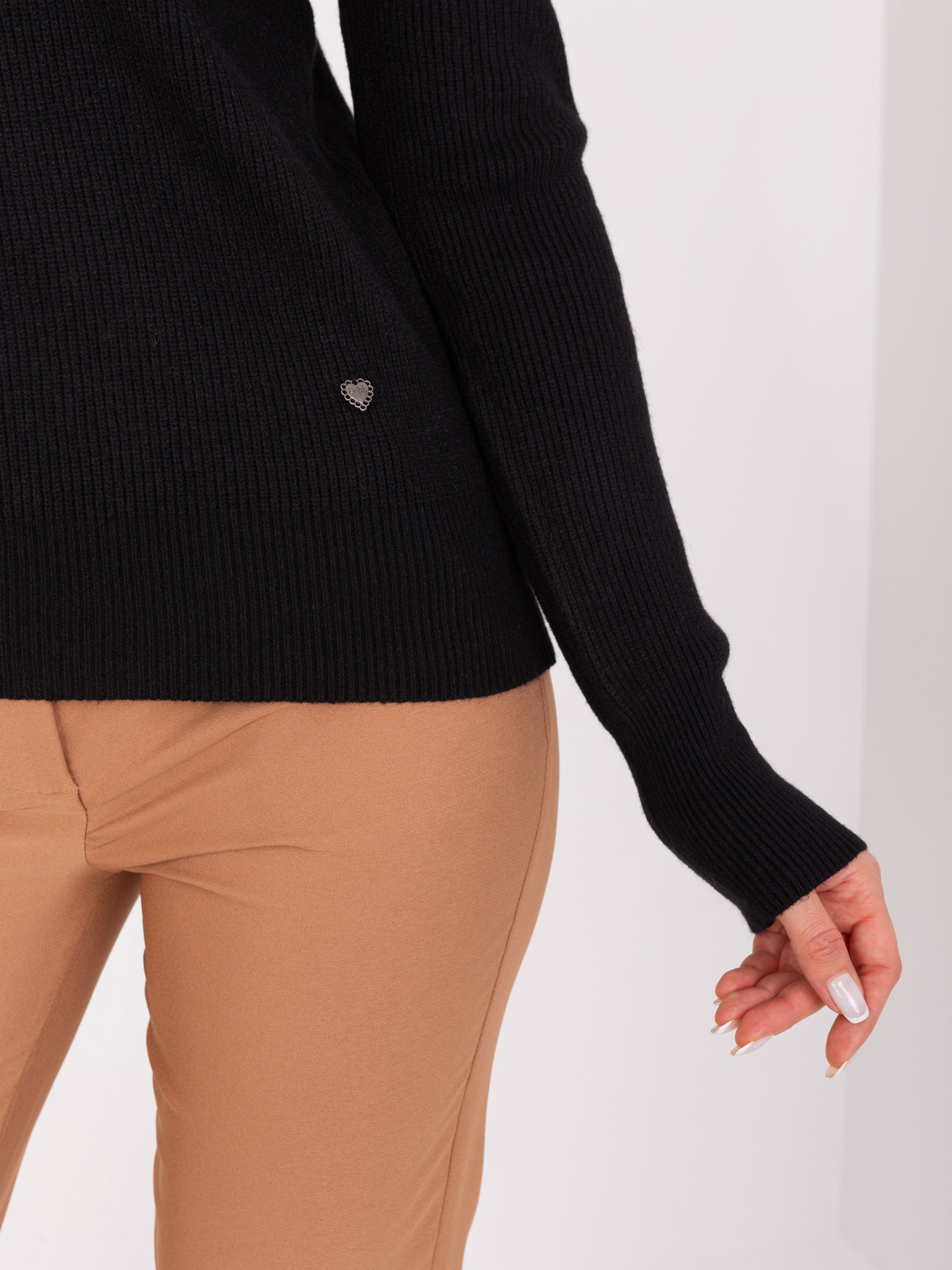 Sweter czarny