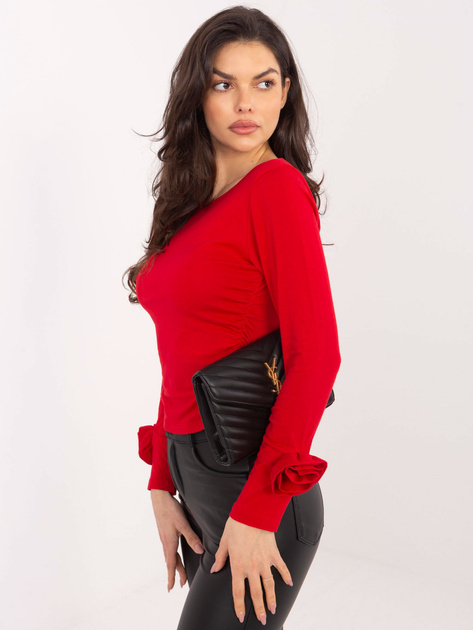Czerwona krótka bluzka z długim rękawem