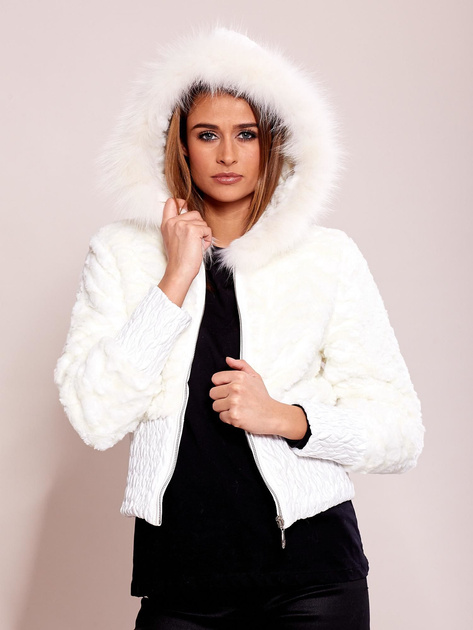 Krótka kurtka z futerkiem ecru