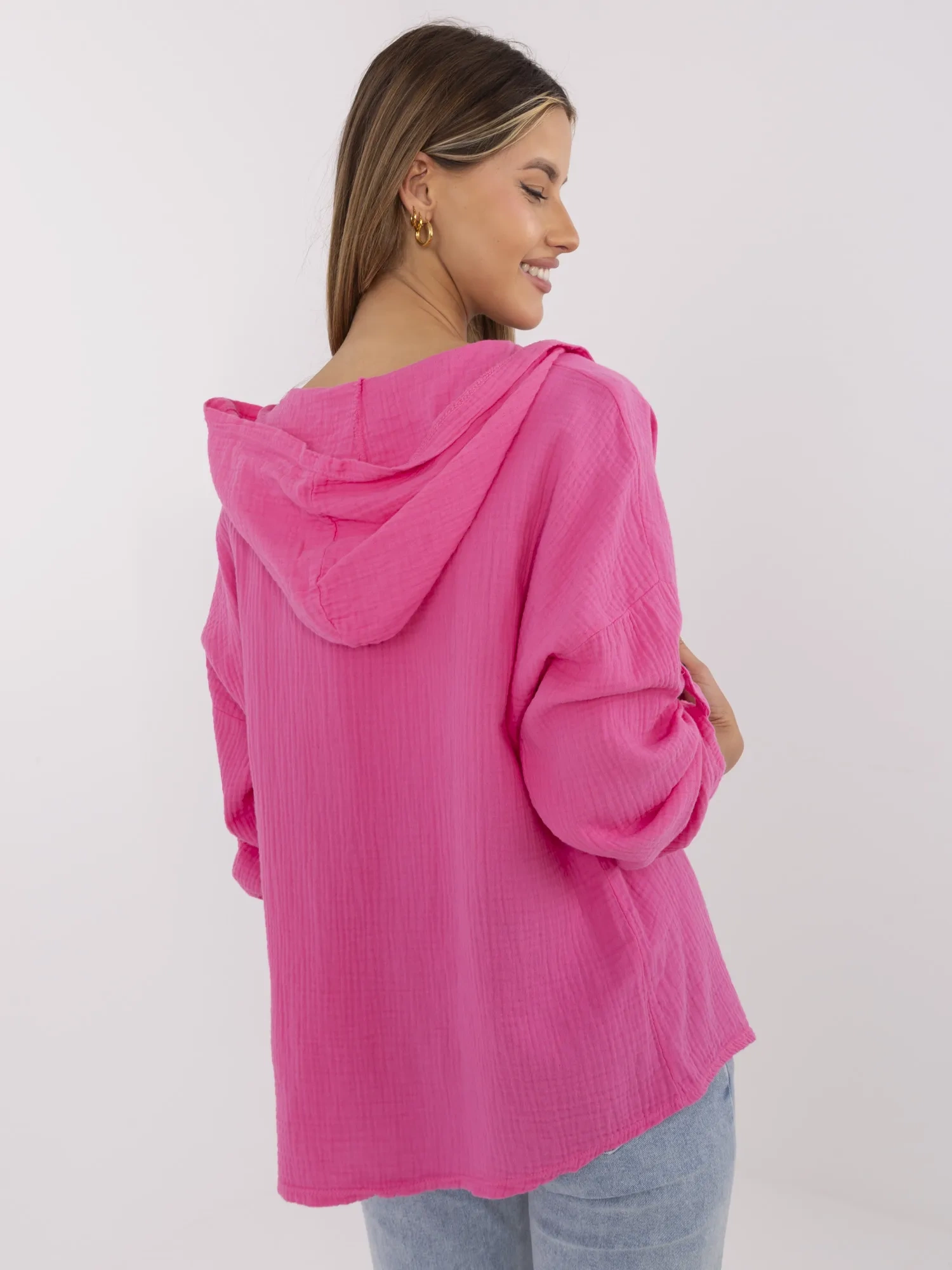 Dark pink muslin shirt with a pocket.