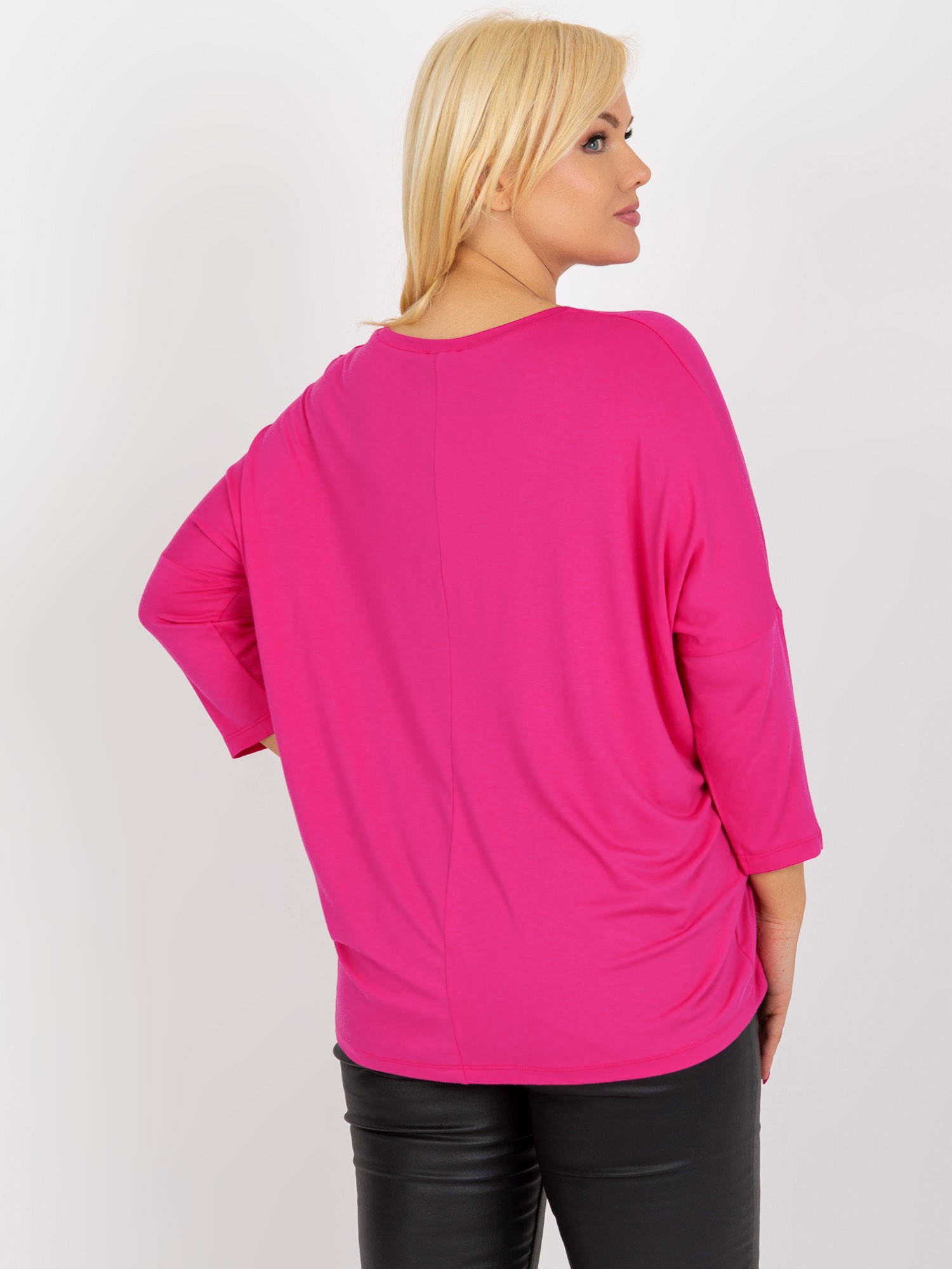 Ciemnoróżowa bluzka plus size basic z dekoltem V