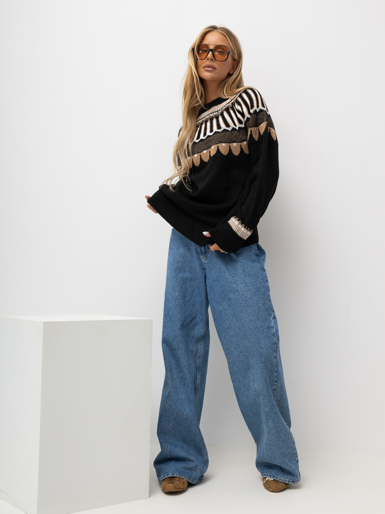 Sweter czarny