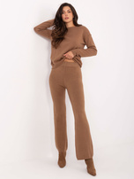 Camelowy casualowy komplet ze swetrem