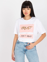Biały t-shirt oversize z aplikacją i nadrukiem 