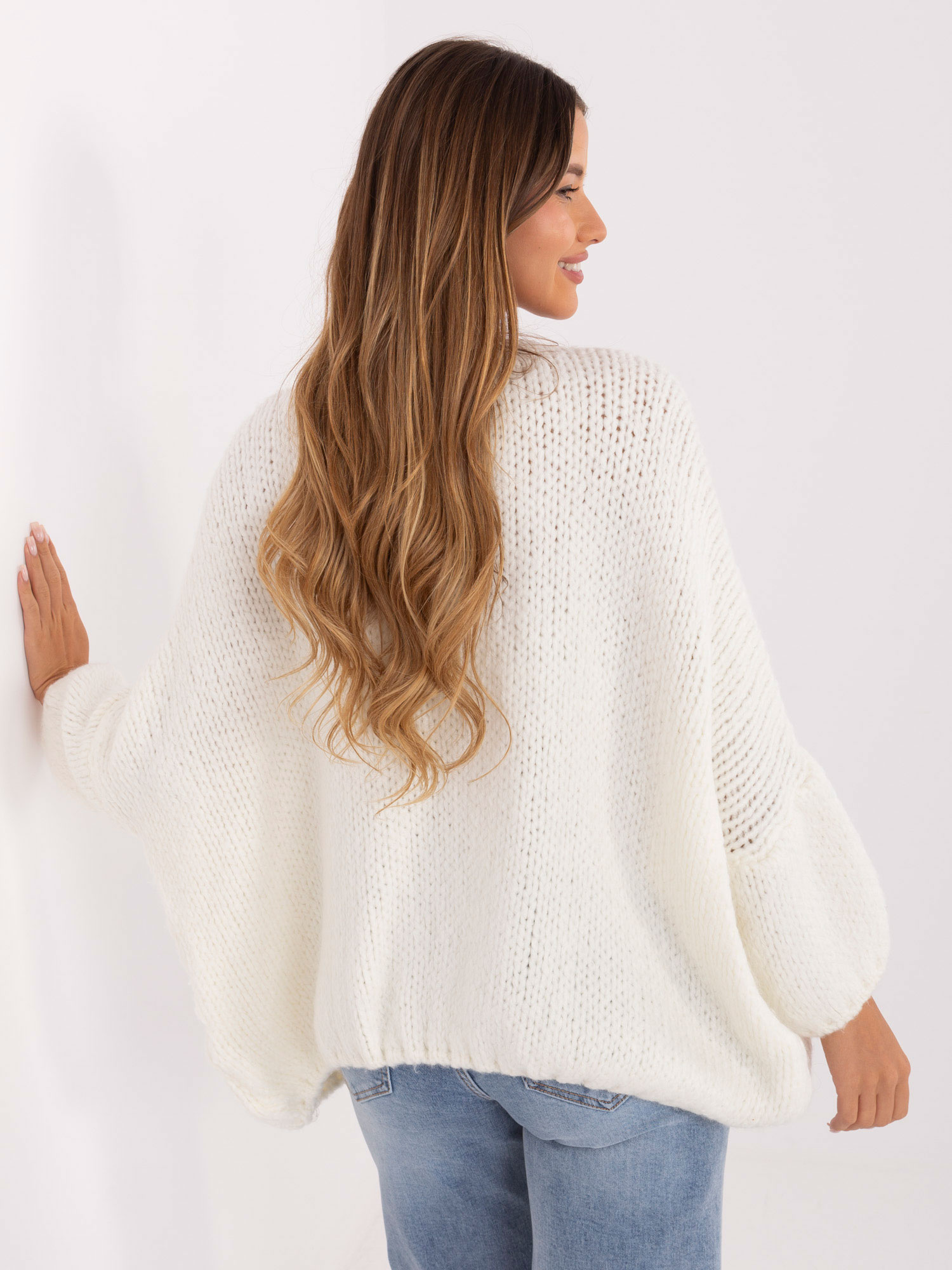 Sweter ecru