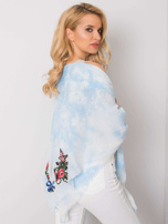 Jasnoniebieska chusta z naszywkami