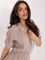 Ciemnobeżowy muślinowy kombinezon z szortami