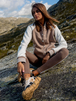 Ciemnobeżowo-biała bluza bomberka Porto RUE PARIS