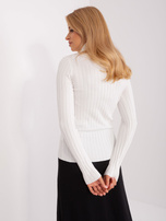 Hurtownia online Ecru dopasowany sweter z golfem