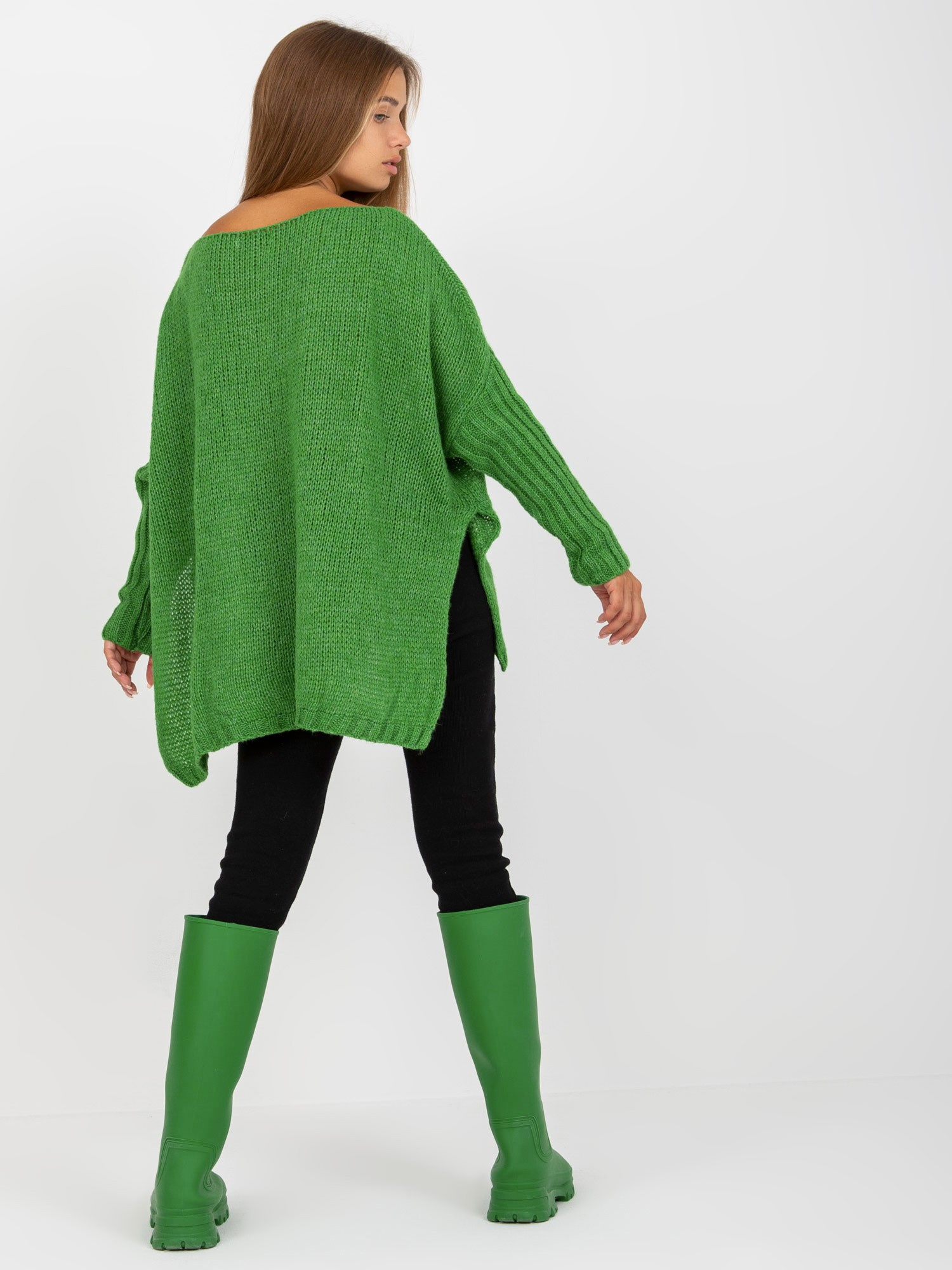 Zielony sweter oversize z dodatkiem wełny OCH BELLA