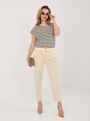 Jasnobeżowe sztruksowe spodnie cigarette z kieszeniami