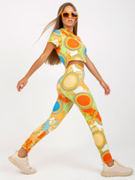 Orange gemusterter Casual-Set mit Leggings.