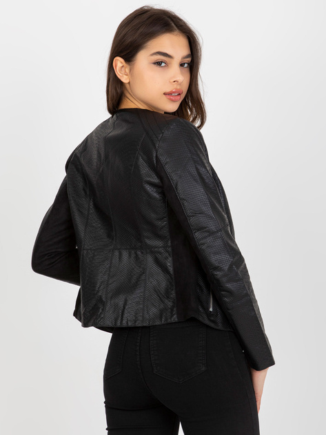 Hurtownia Czarna damska kurtka z ekoskóry z tłoczonym wzorem