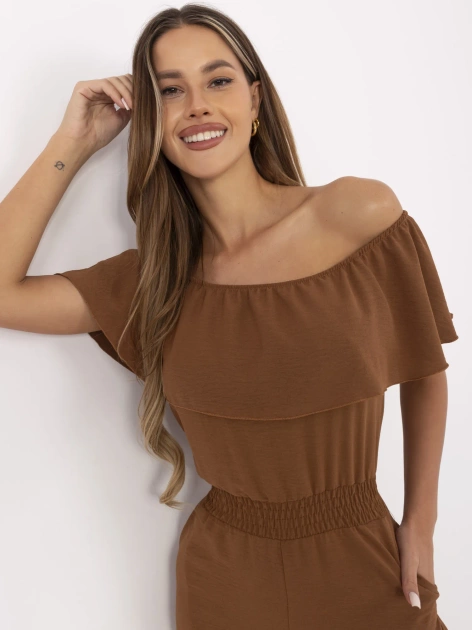 Jasnobrązowy długi kombinezon z kieszeniami