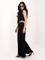 Czarny elegancki komplet z krótką kamizelką