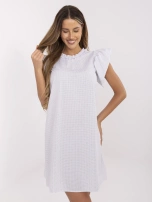 Biało-czarna letnia sukienka w groszki 