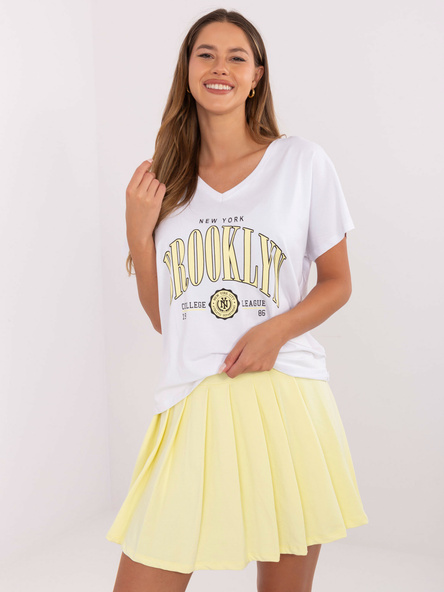 Biało-żółty komplet ze spódnicą w tenisowym stylu
