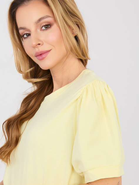 Pastelowa żółta bluzka basic z okrągłym dekoltem RUE PARIS