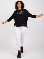 Czarna bluzka plus size z napisem Cordelia 