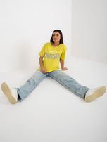 Hurtownia Ciemnożółty luźny damski t-shirt z napisem 