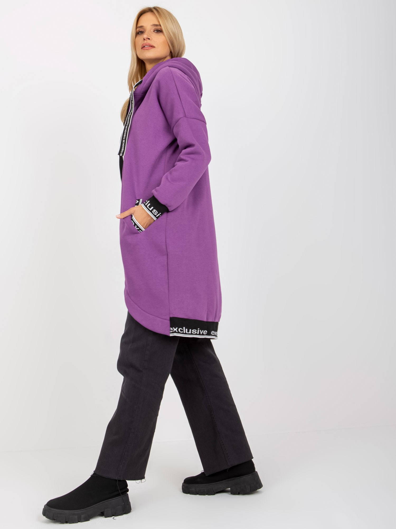 Didmeninė Violetinė ilga moteriška palaidinė su raišteliais.