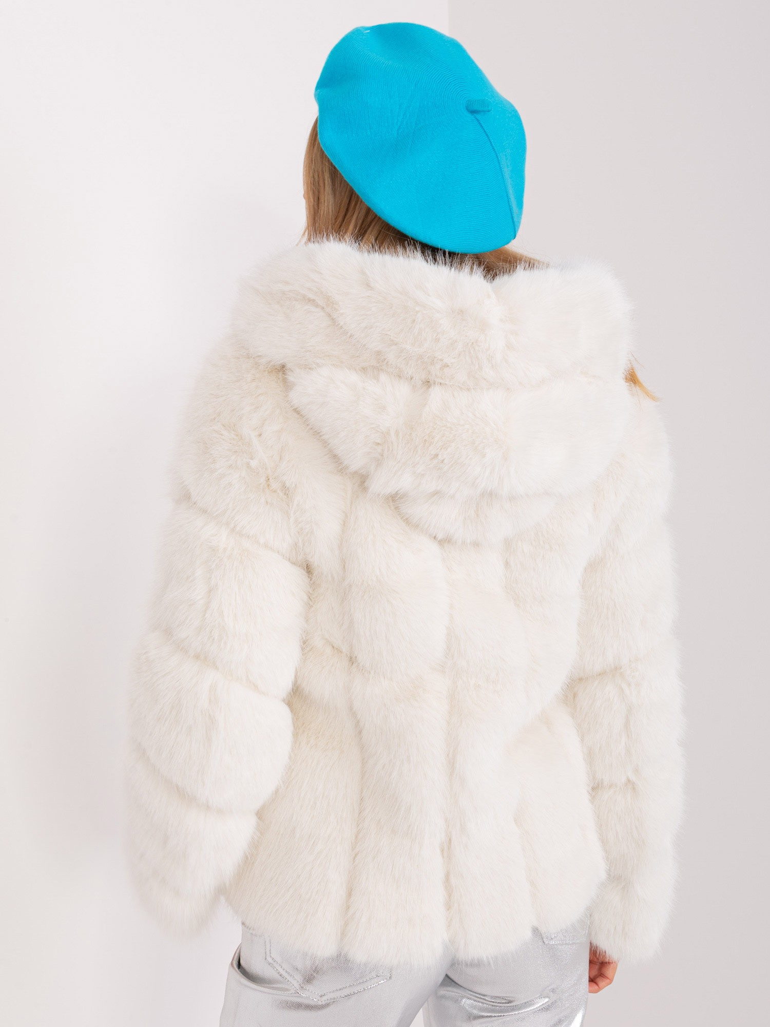 Turkusowy beret zimowy damski