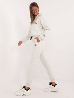 Hurt Jasnoszary melanżowy komplet dresowy z naszywkami