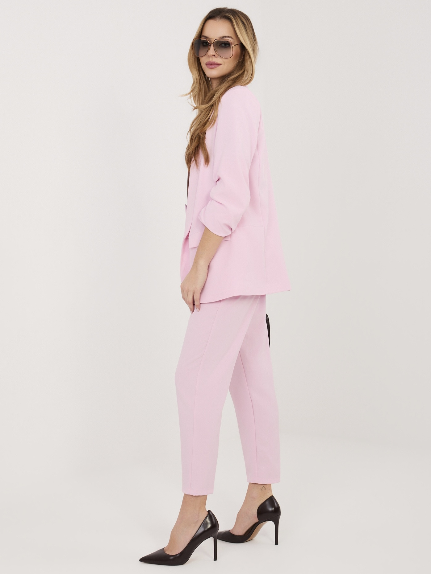Jasnoróżowy elegancki komplet z marszczonymi rękawami  RUE PARIS 
