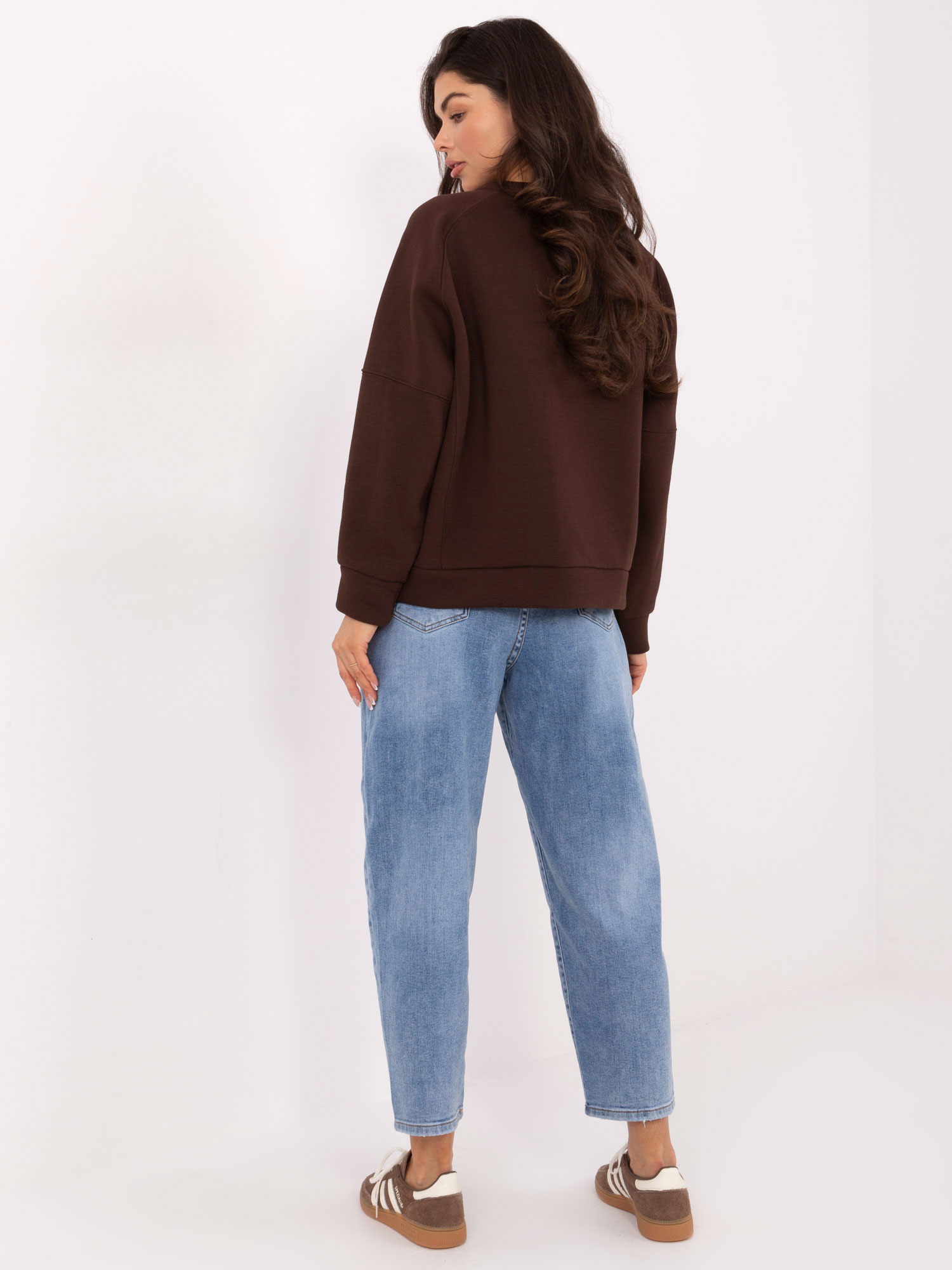 Tmavě hnědá dámská oversized mikina s podšívkou.