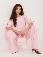 Jasnoróżowy dwuczęściowy komplet z bluzką oversize