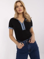 Czarna damska bluzka z ozdobnymi guzikami