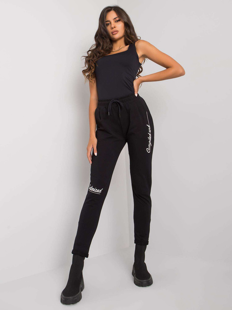 Czarne spodnie dresowe z napisami Haylee