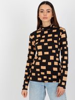 Hurtownia Czarno-camelowa bluzka z golfem i nadrukiem