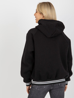 Hurtownia Czarna bluza z kapturem i troczkami