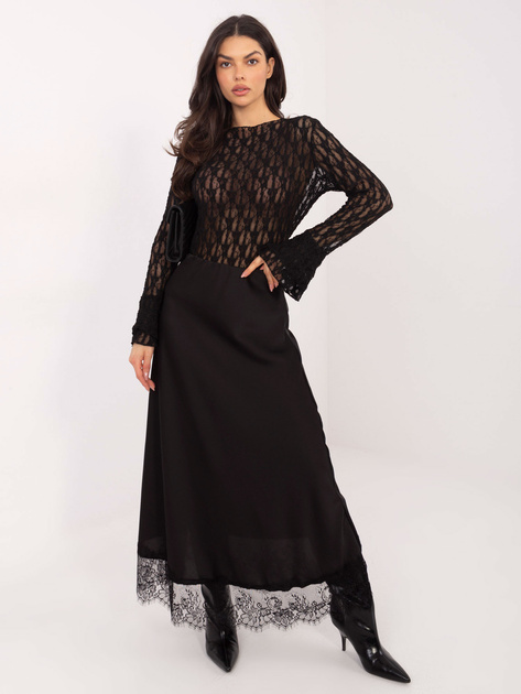 Czarna bluzka z rozkloszowanymi rękawami